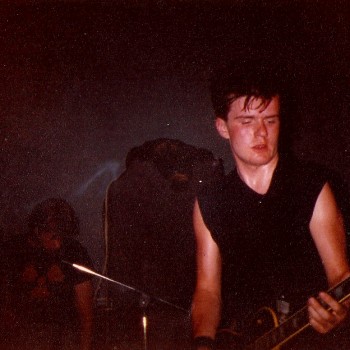 Billy with a black Les Paul in Theatre of Hate