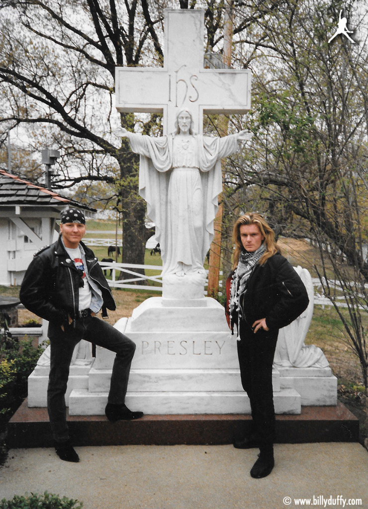 Billy & Matt Sorum visit the 'King's Grave'