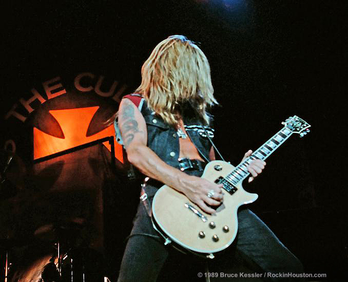 BILLY DUFFY & HIS LES PAUL ON THE CULT ‘SONIC TEMPLE’ TOUR -1989