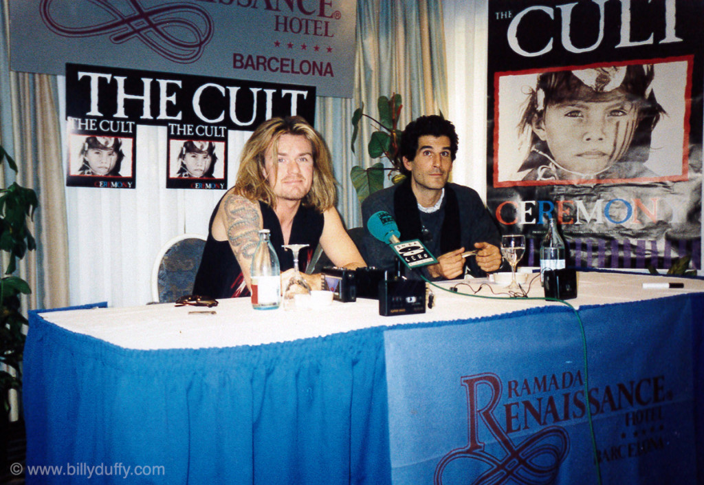 Billy Duffy doing a 'Ceremony' Press Conference in Barcelona