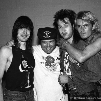 Backstage on the US ‘Electric’ tour – 1987