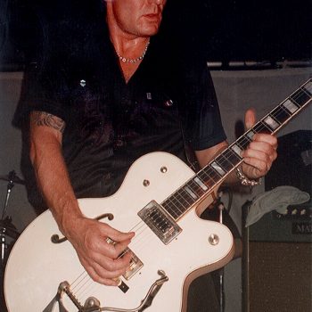 Billy Onstage With Coloursound – 1998