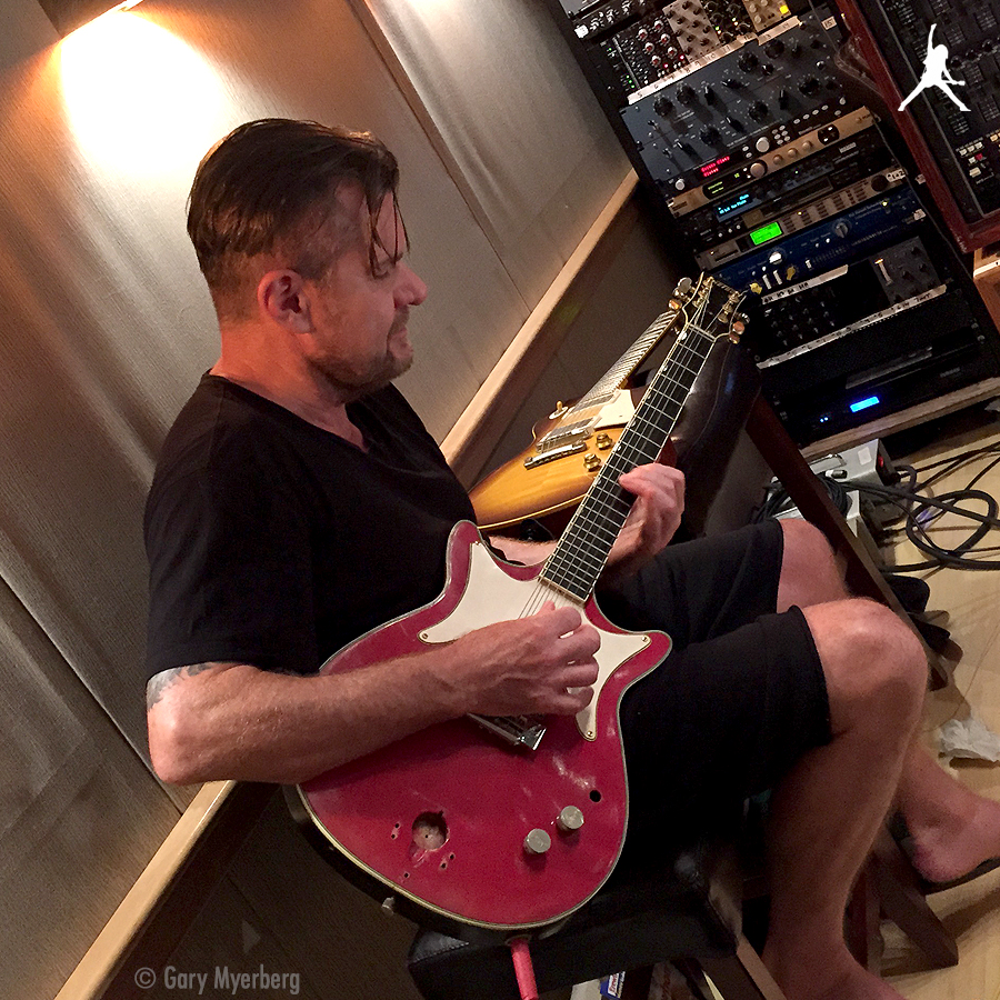 Billy with the 'AC/DC' Gretsch....