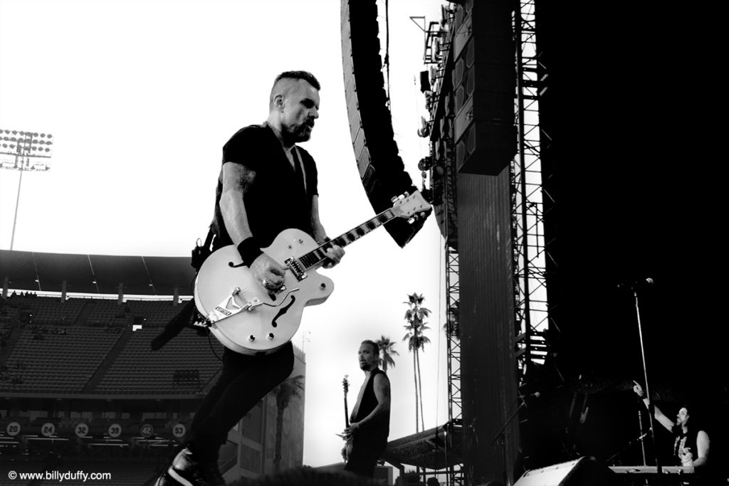 Billy Duffy and his White Falcon in LA...